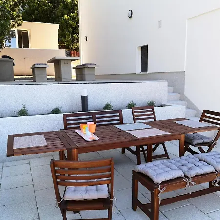 Apartment Vai